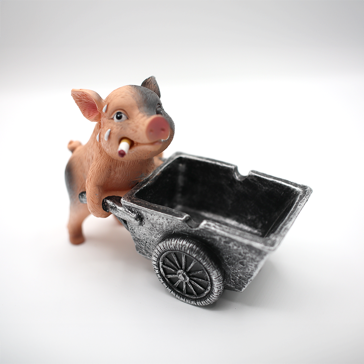 Pig with Wheelbarrow Ashtray angle 1 